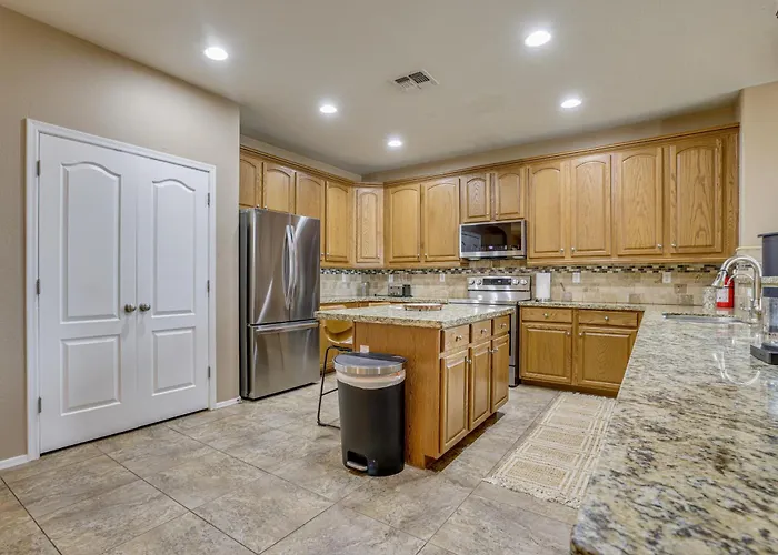 5 Mi To San Tan Mtn: San Tan Valley Group Getaway! *
