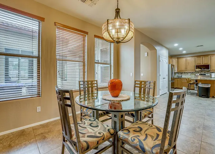 Holiday home 5 Mi To San Tan Mtn: San Tan Valley Group Getaway! Queen Creek