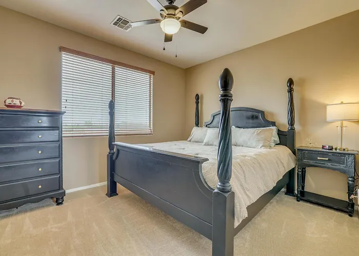 5 Mi To San Tan Mtn: San Tan Valley Group Getaway! Holiday home *