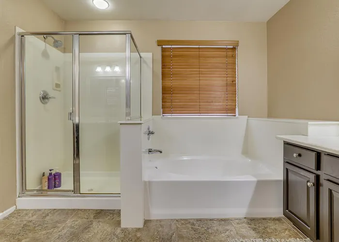 Holiday home 5 Mi To San Tan Mtn: San Tan Valley Group Getaway! *