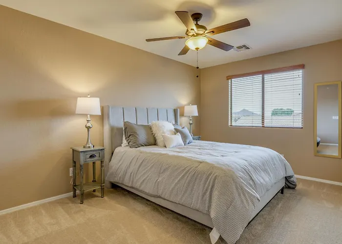 5 Mi To San Tan Mtn: San Tan Valley Group Getaway! Queen Creek