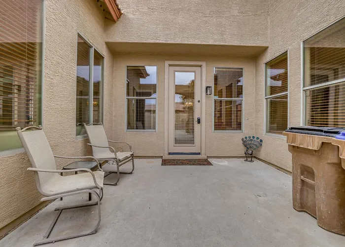 Holiday home 5 Mi To San Tan Mtn: San Tan Valley Group Getaway! Queen Creek